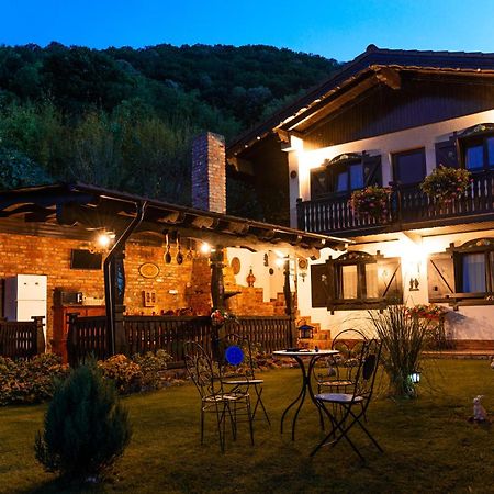 Casa Soseco Hotel Orsova Luaran gambar