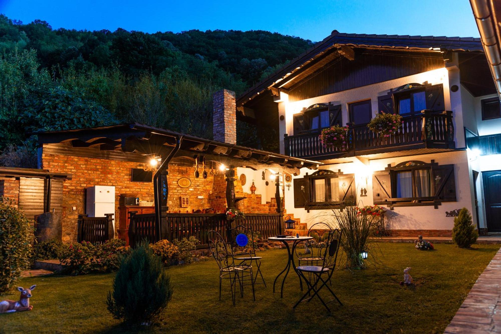 Casa Soseco Hotel Orsova Luaran gambar