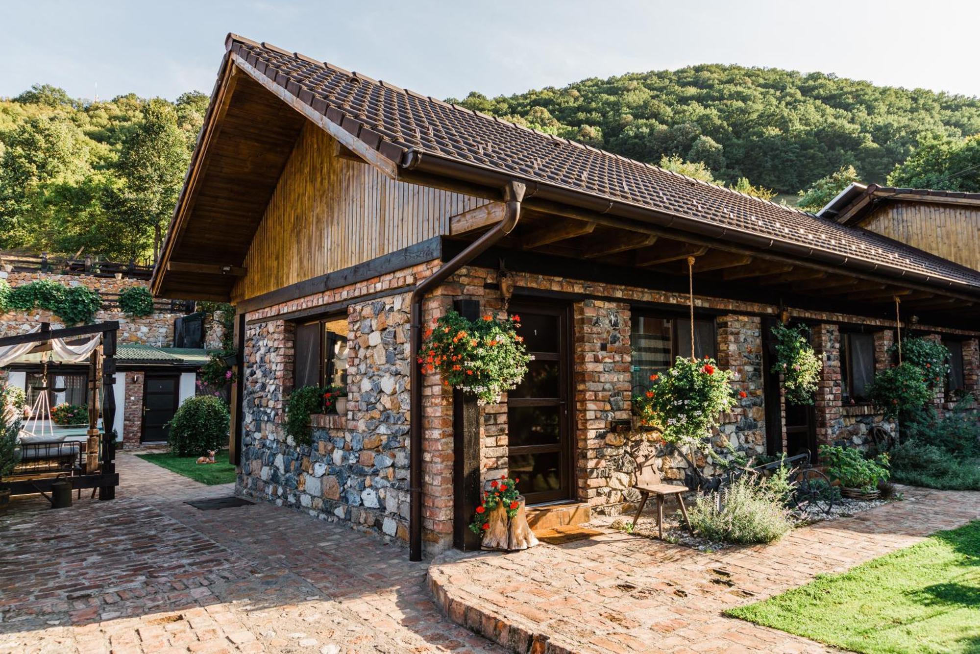 Casa Soseco Hotel Orsova Luaran gambar