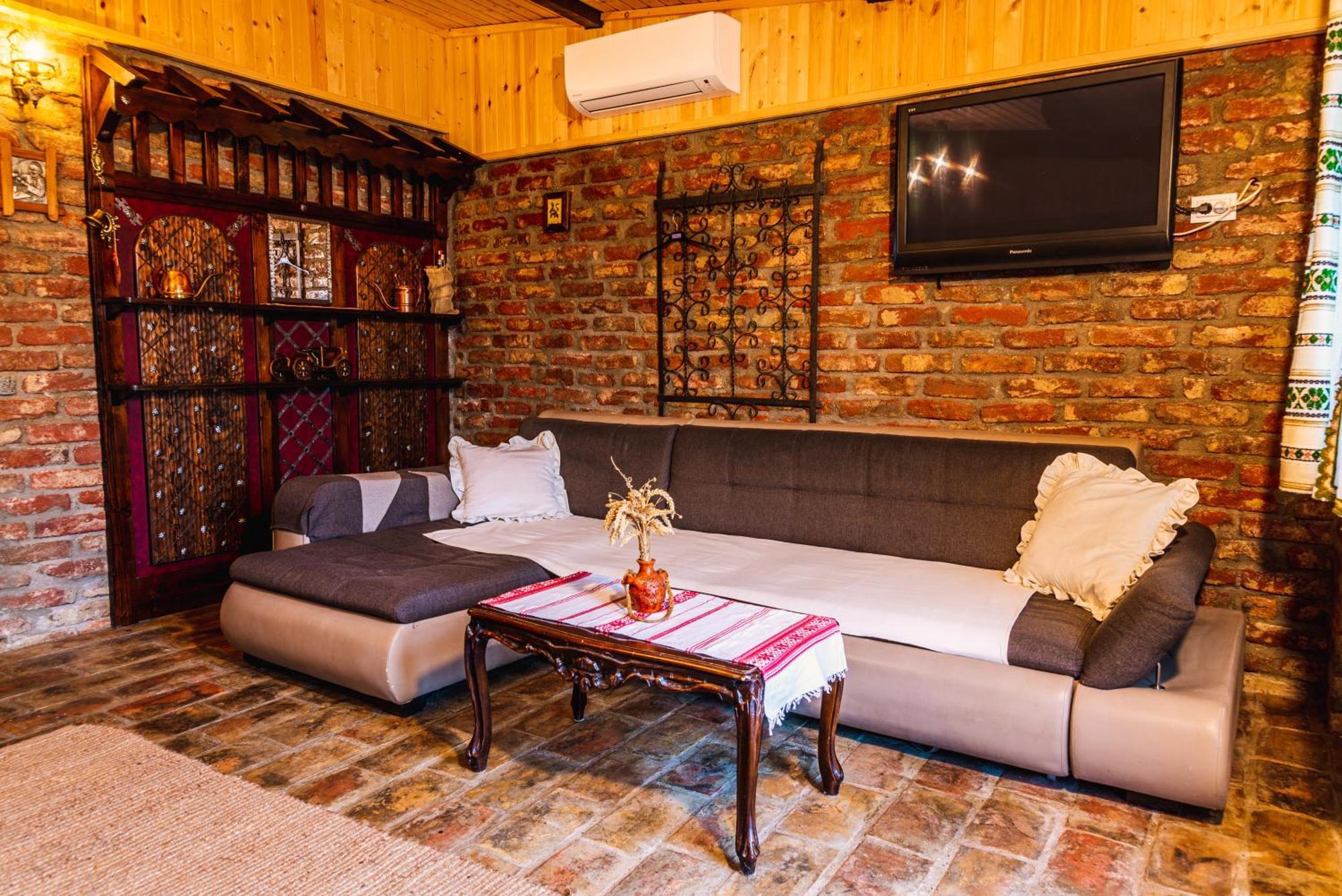 Casa Soseco Hotel Orsova Luaran gambar